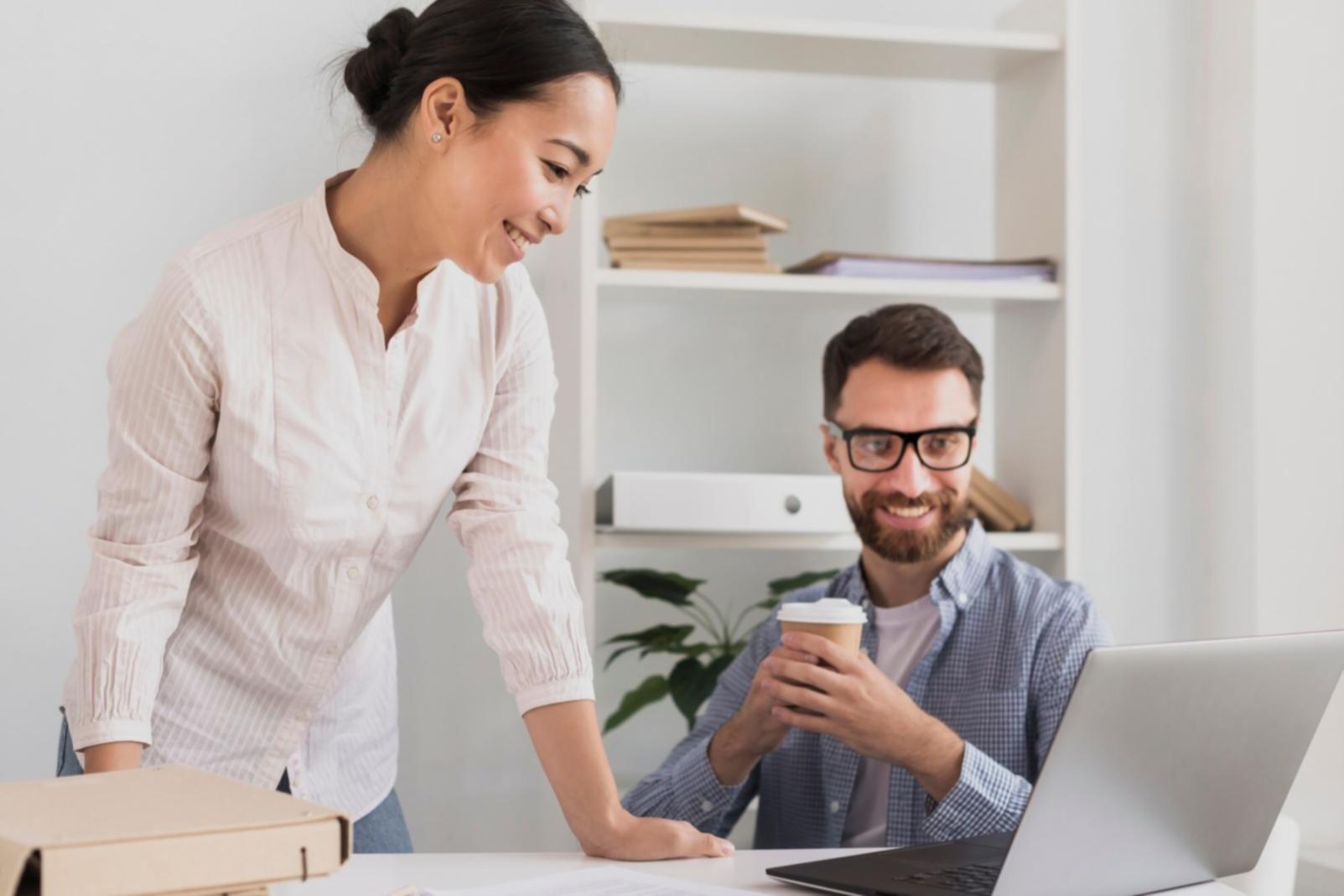 Analyse financière avancée avec graphiques et données sur écran